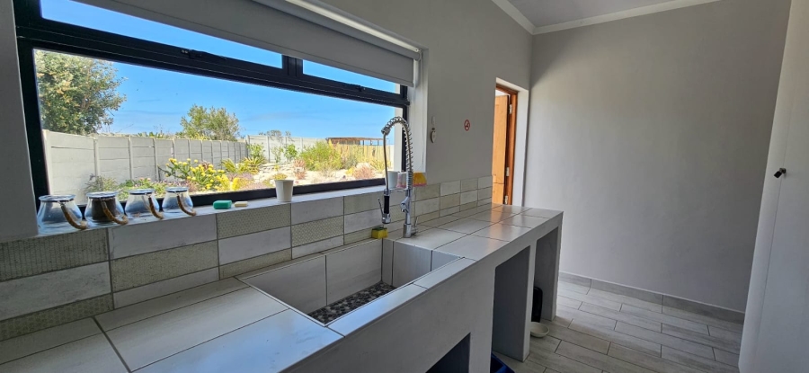 5 Bedroom Property for Sale in Franskraal Western Cape